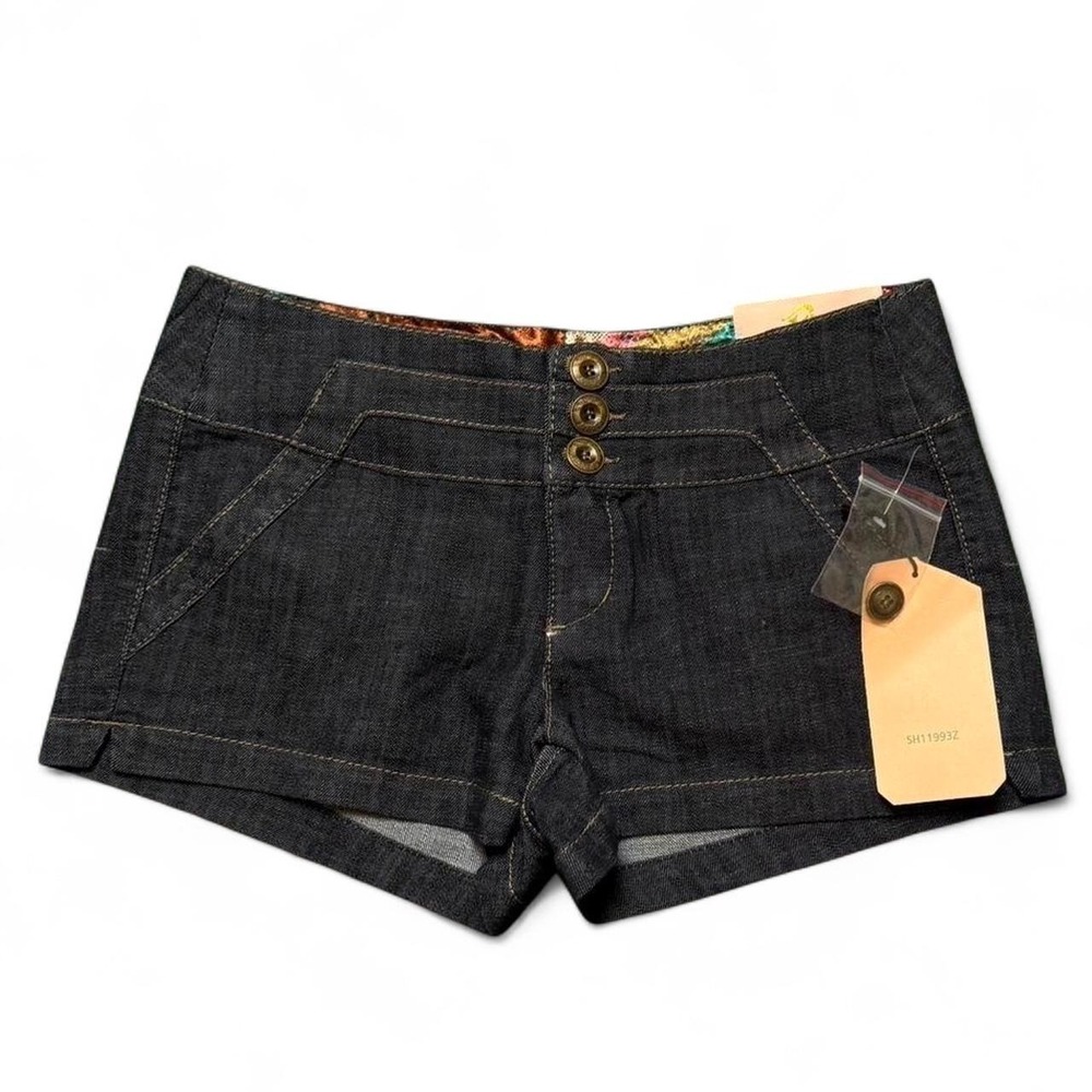 Y2K Boom Boom Jeans dark wash denim shorts  Size: 7